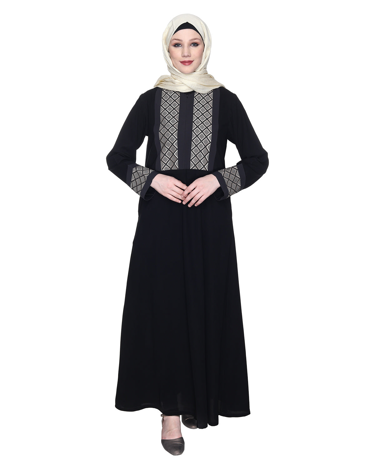 Magnificent Abaya With Gleaming Yolk And Sleeves Black