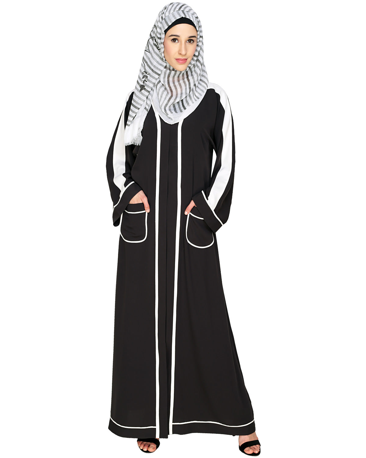 Pocket Dubai Style Abaya with Black detailing Black