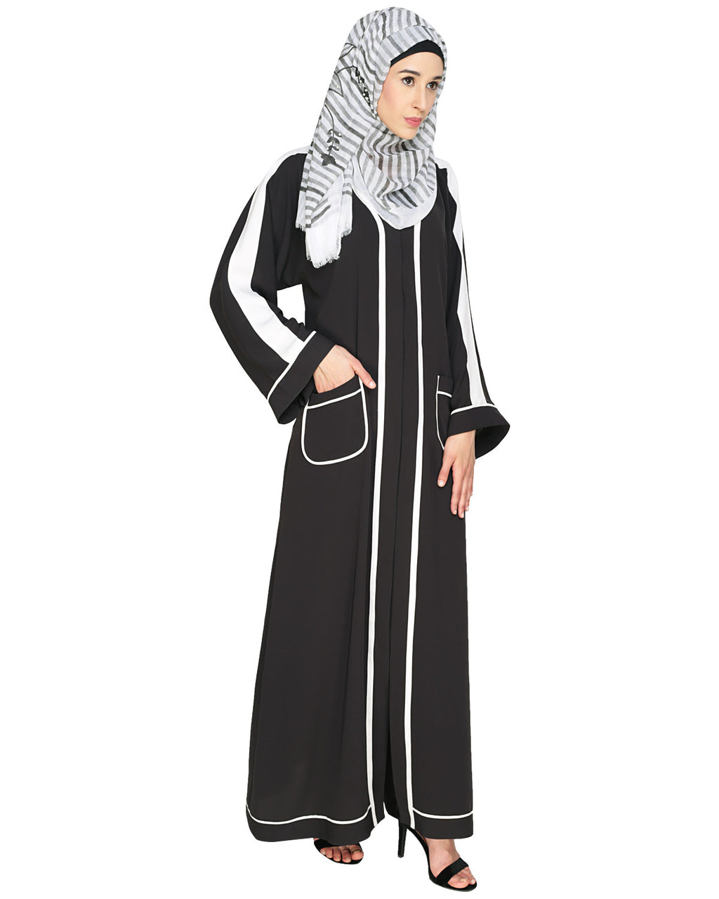 Pocket Dubai Style Abaya with Black detailing Black