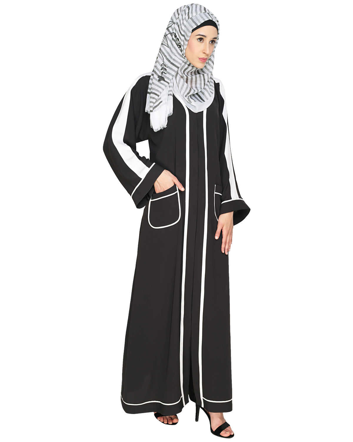 Pocket Dubai Style Abaya with Black detailing Black