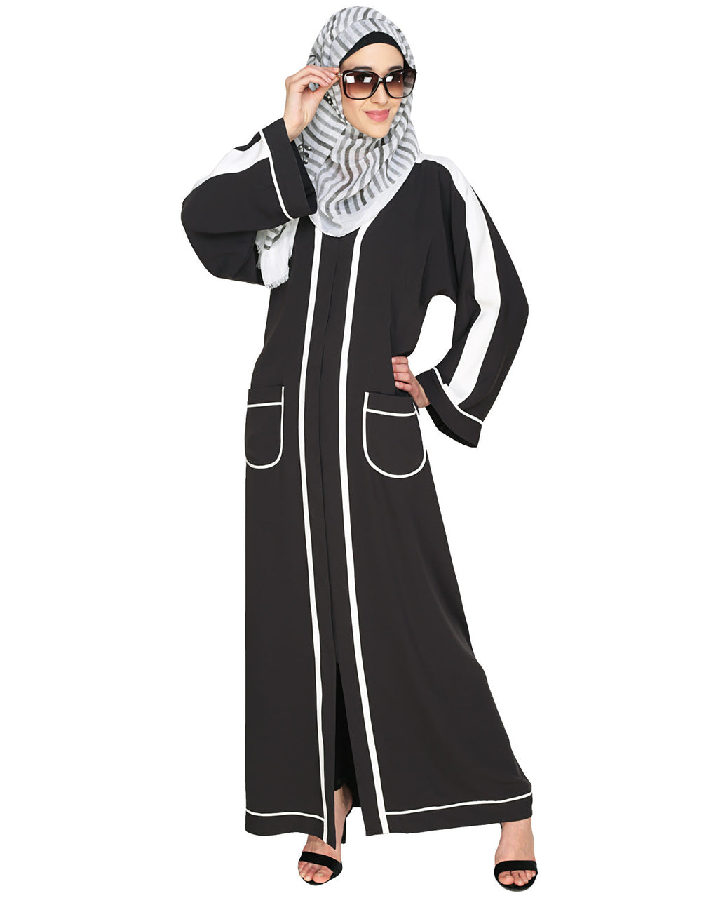 Pocket Dubai Style Abaya with Black detailing Black