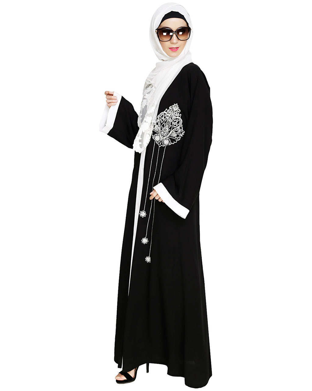 Contrast Embroidered Dubai Style Abaya Black