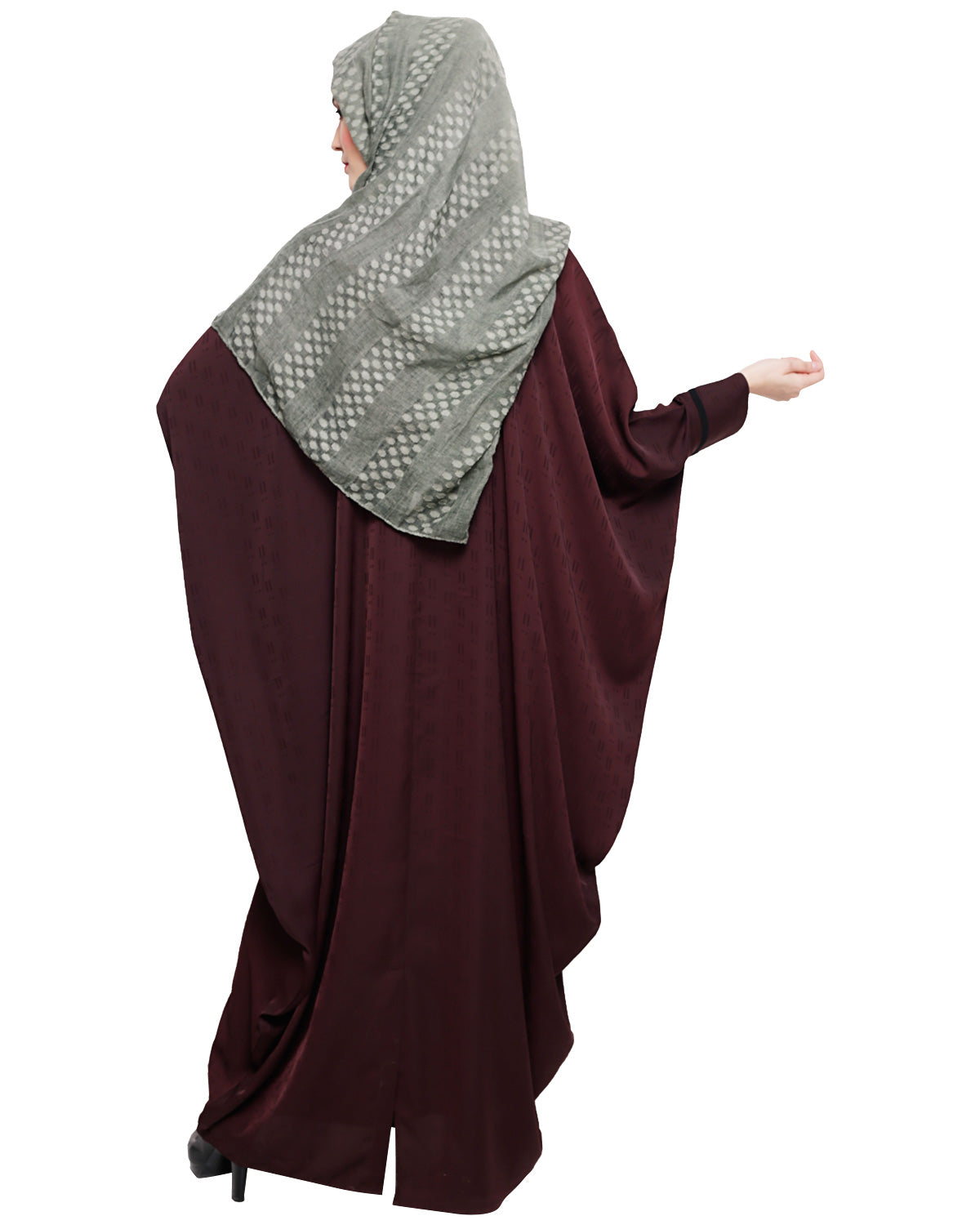 Graceful Pleated Black Kaftan Umber Brown